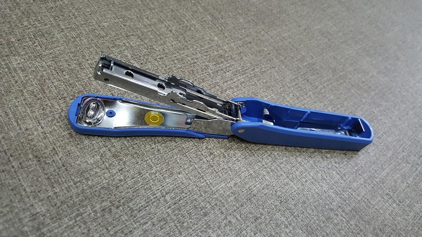 Bấm Kim Plus Stapler PS-10E