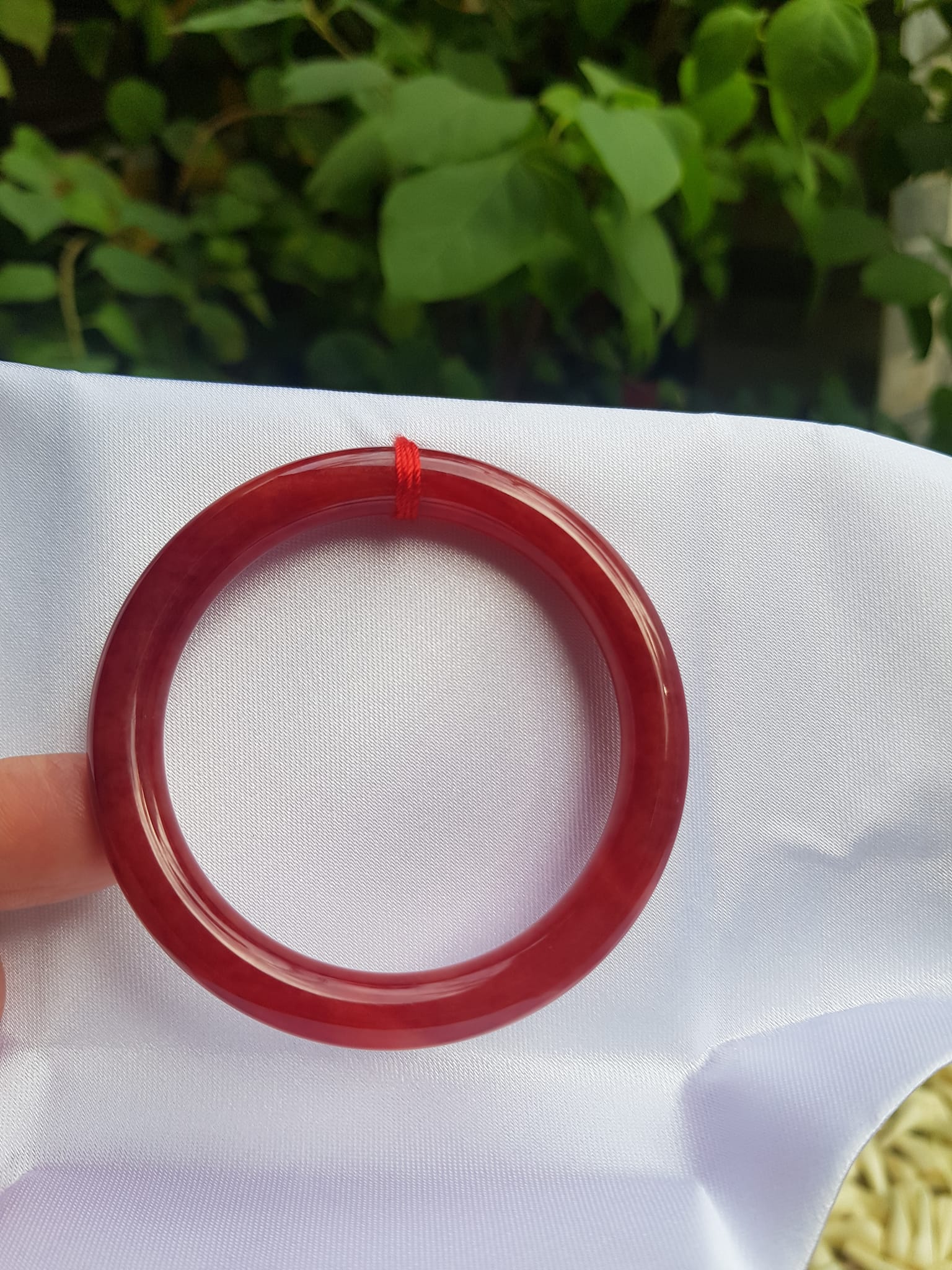 Vòng Cẩm Thạch Đỏ đẹp I Size 49mm Vòng tay đỏ đỏ đậm đẹp đeo lên may mắn chuẩn hợp Nữ mệnh Hỏa mệnh Thổ ạ Nữ cân nặng 45kg -> 51kg đeo vừa tay đẹp xinh tay ạ