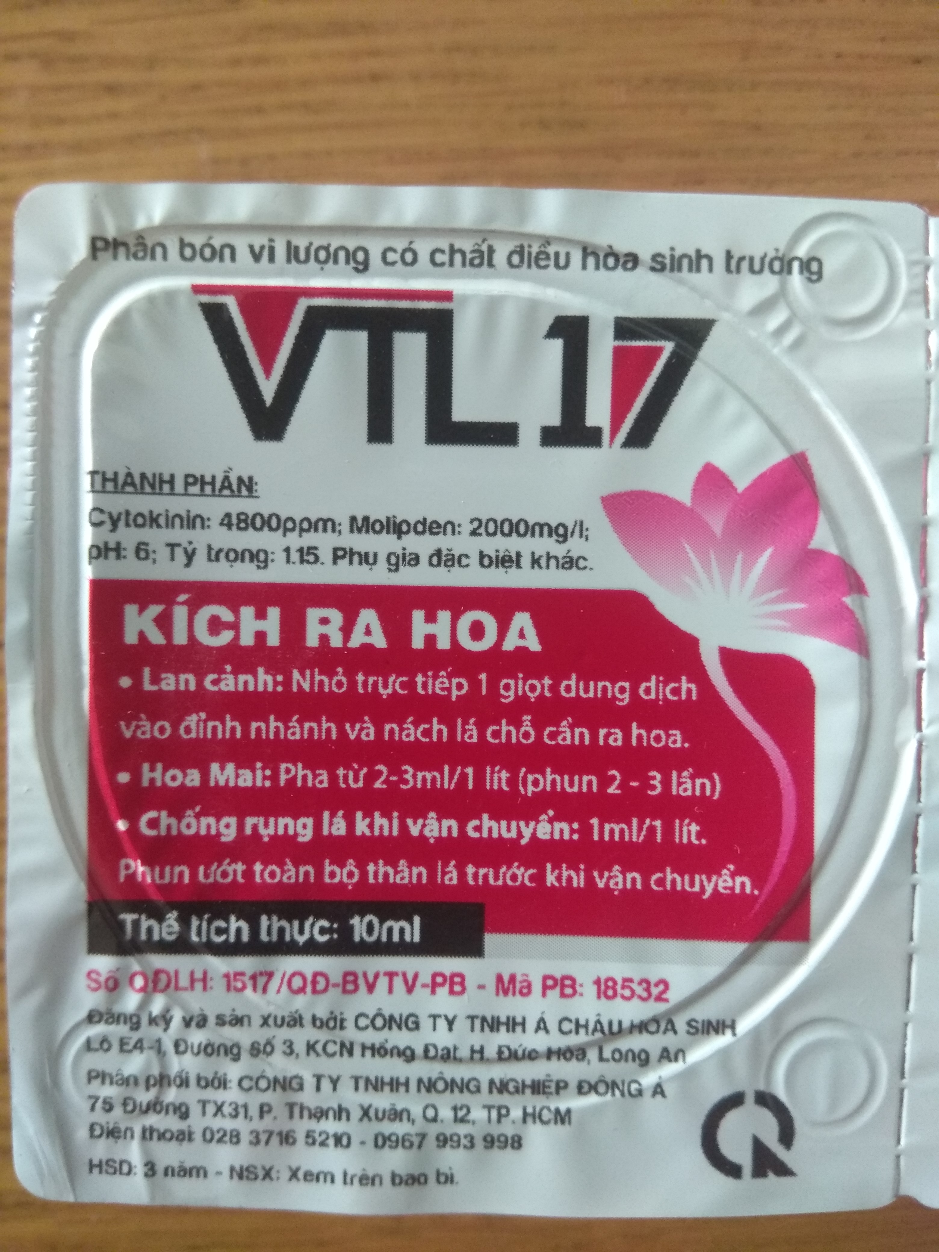 Phân bón vi lượng có chất điều hòa sinh trưởng VTL17 kích ra hoa - hộp 10ml