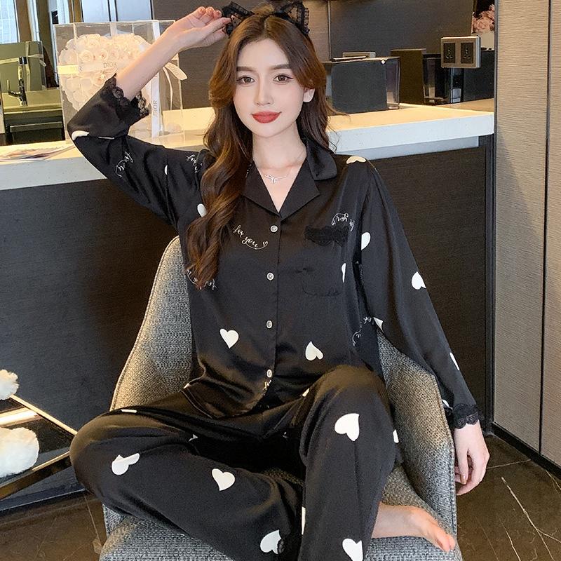Pijama Lụa - Đồ Bộ Nữ Dài Tay Cao Cấp Màu Đen và Kem Hoạ Tiết Trái Tim Đẹp DDLP16