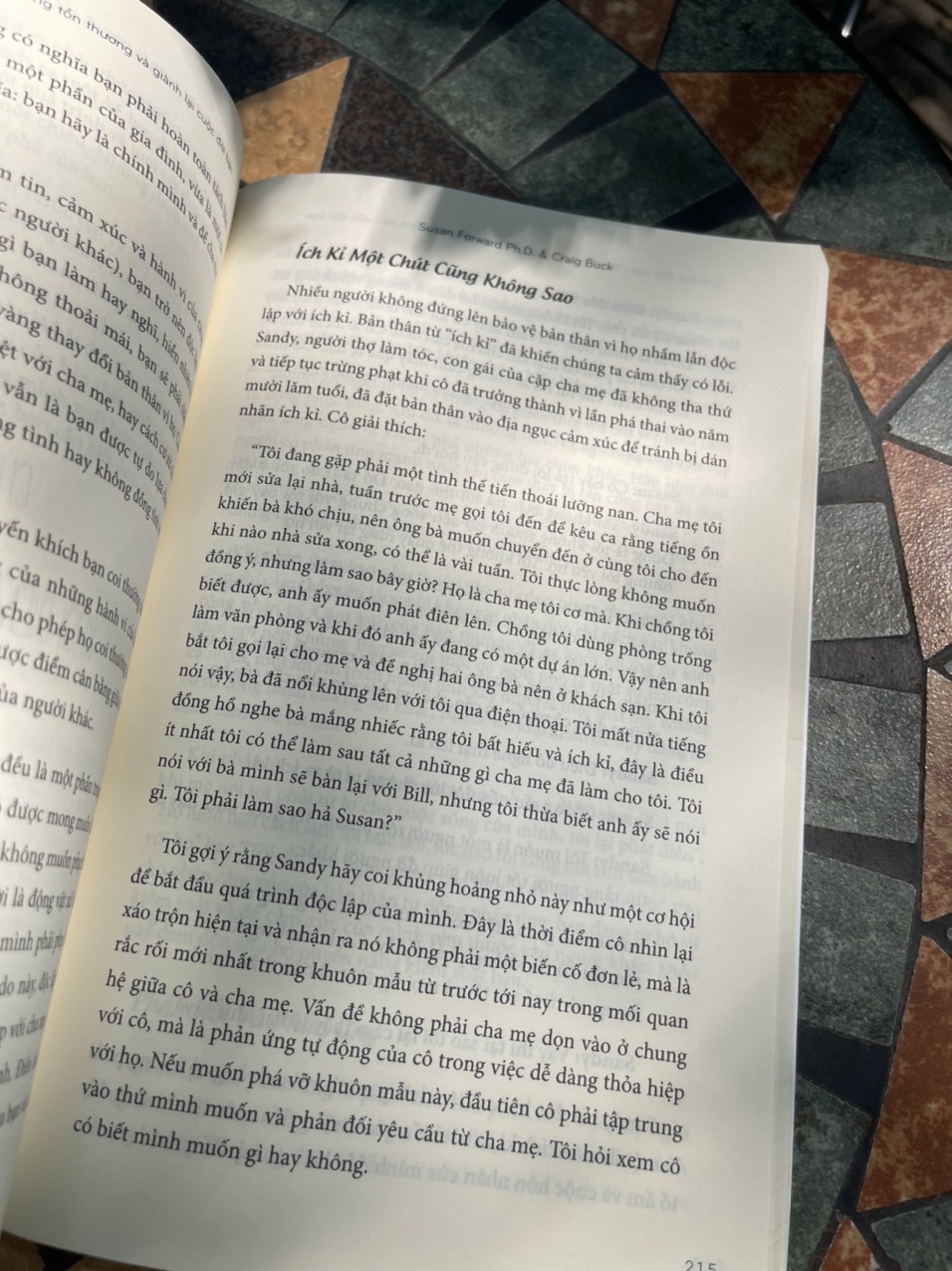 [New York Times Bestseller] CHA MẸ ĐỘC HẠI – Vượt qua di chứng tổn thương và giành lại cuộc đời bạn – Susan Forward và Craig Buck – Nguyễn Thị Thanh Hằng dịch – SKYmommy – AZ VIETNAM – NXB Phụ Nữ (Bìa mềm)