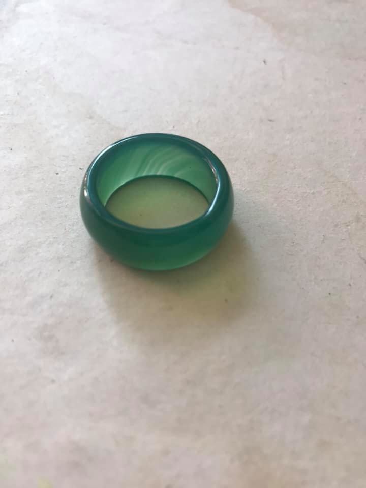 CHIẾC NHẪN SIZE 20M CAO 9MM3 DẦY 3MM6 NAM MỘC HỎA MÀU NHÂN XANH TƯƠI ĐẸP