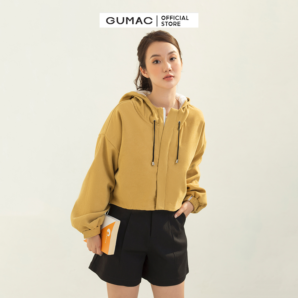 Áo khoác nữ GUMAC AC03050 form Croptop  phối nón trẻ trung