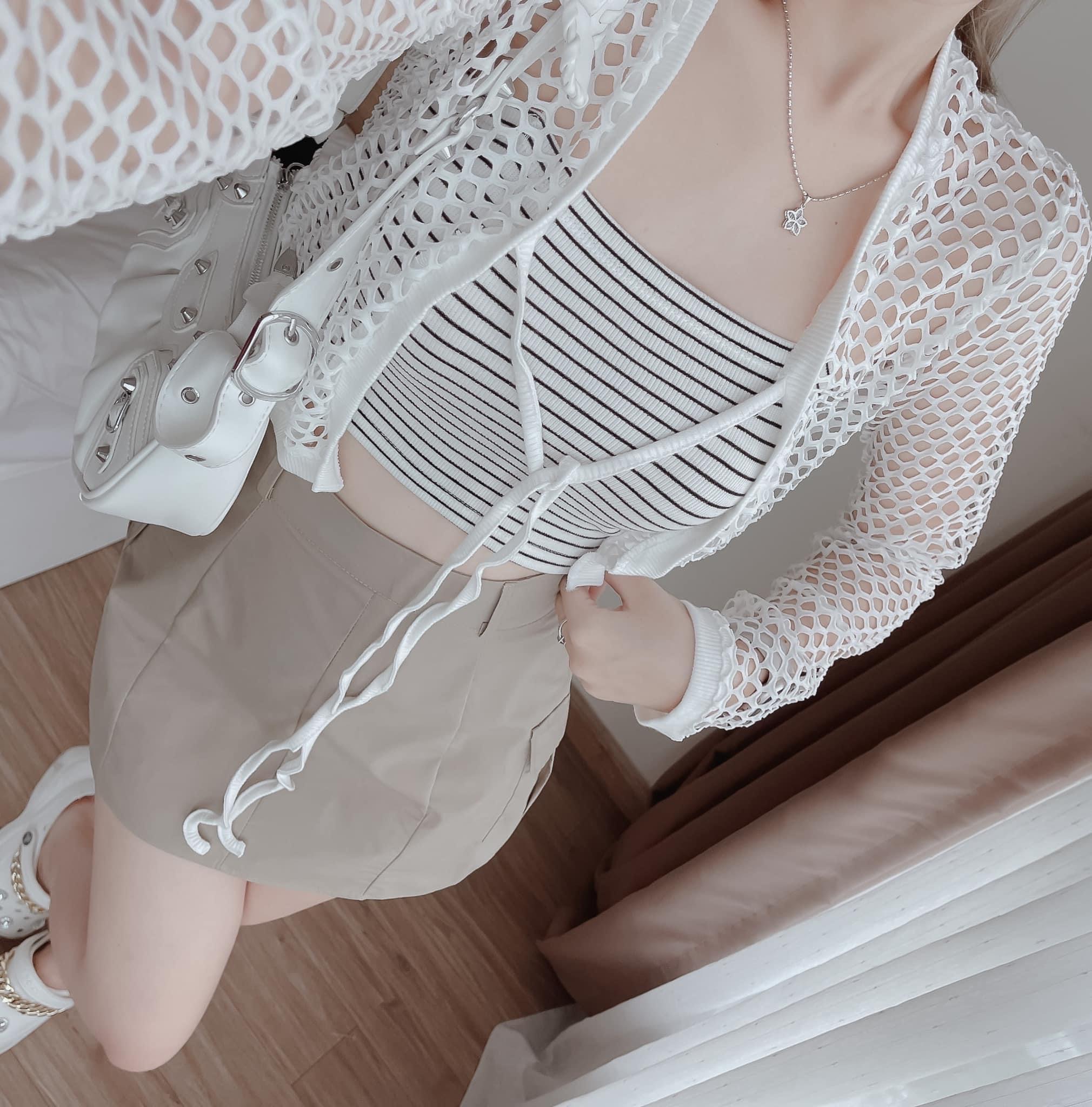 SET ÁO CROPTOP DÂY SỌC + ÁO KHOÁC LƯỚI LỬNG TAY DÀI + CHÂN VÁY TRƠN NGẮN LƯNG CAO DẠO PHỐ DỰ TIỆC GIÁNG SINH NOEL