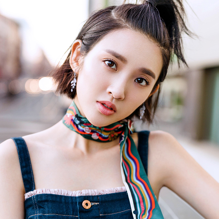 Khuyên tai nữ dáng dài đính đá thanh lịch