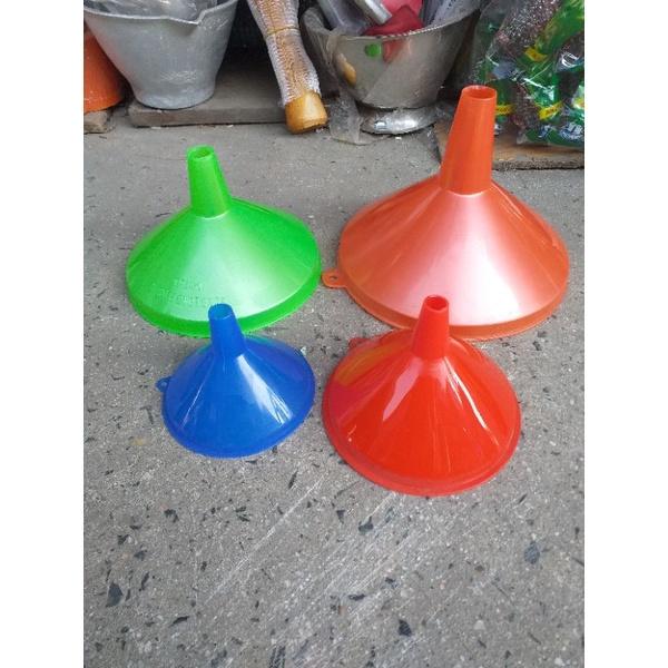 Phễu nhựa rót rượu, rót nước - san các loại dung dịch ra chai, bình - hàng đẹp