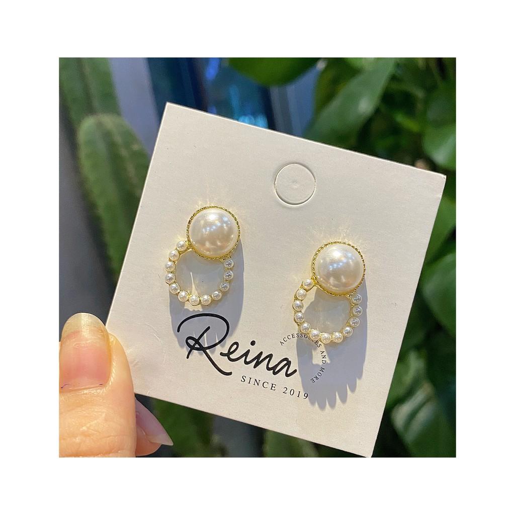 Khuyên tai nữ phong cách Retro Reina đính hạt trai cao cấp chanh sả quý phái