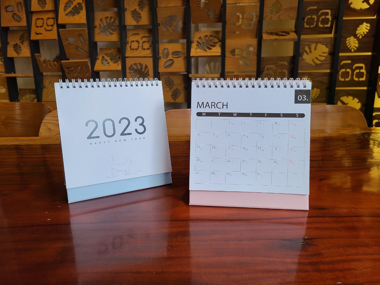 Lịch để bàn 2023 Phong cách Tối giản - Có lịch Âm và Notes, tặng kèm sticker