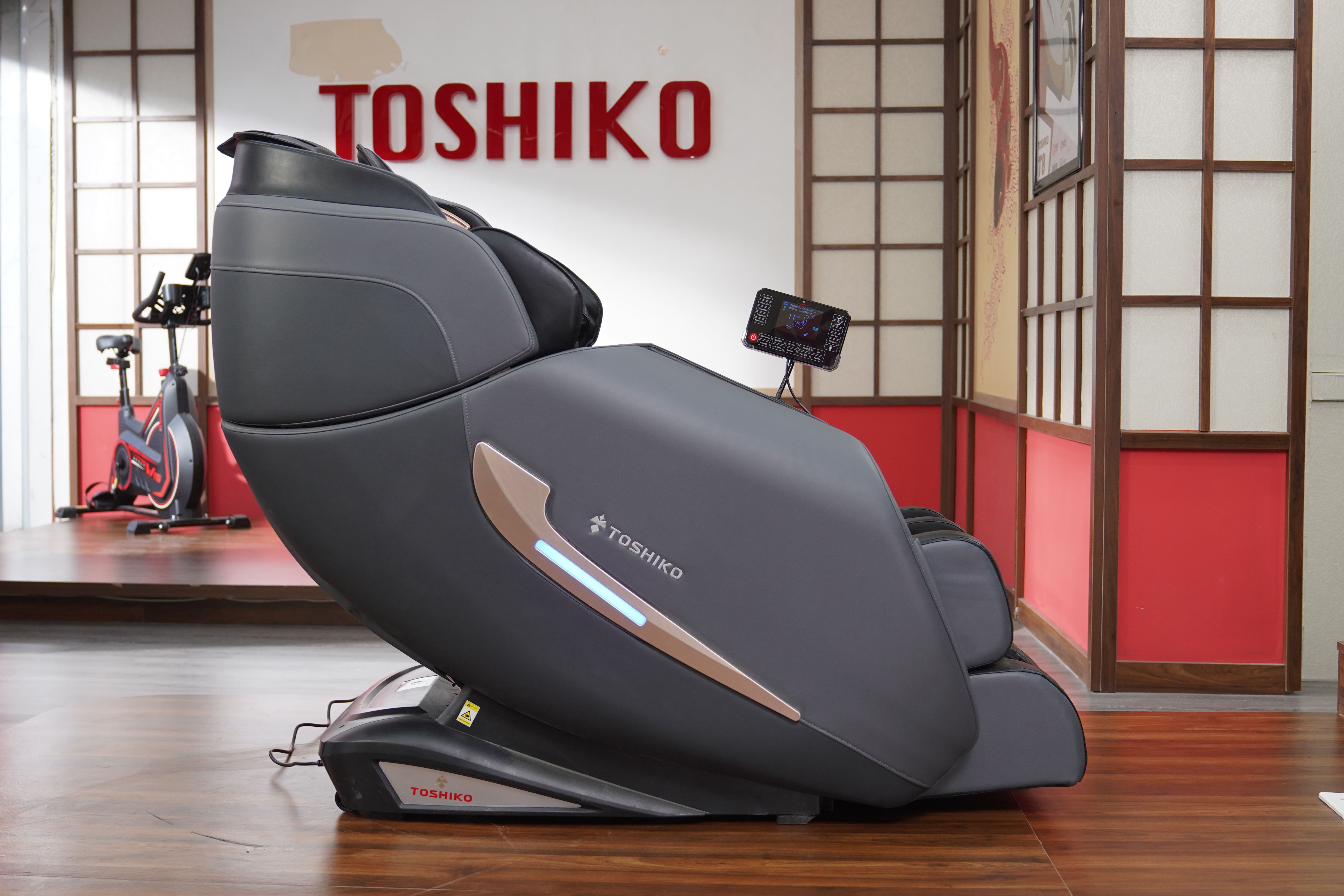 Ghế Massage Toàn Thân con lăn 4D di chuyển Đa Năng Cao Cấp Toshiko T86 Pro, đạt chuẩn ISO massage sâu tại các vùng chuyên biệt, Máy Massage Toàn Thân Đa Năng chức năng dò tìm huyệt đạo