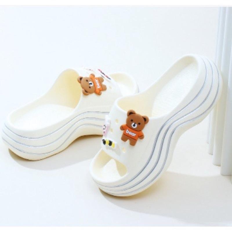 Dép Bánh Mì Nữ Gợn Sóng Đế Độn 7cm Tăng Chiều Cao Đính Sticker Gấu Siêu Cute Hàng Cao Cấp - DL161