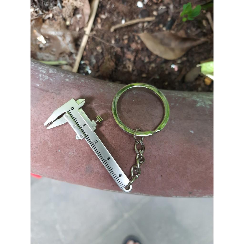 Thước kẹp mini kèm móc khoá chất liệu inox, kích thước 30mm