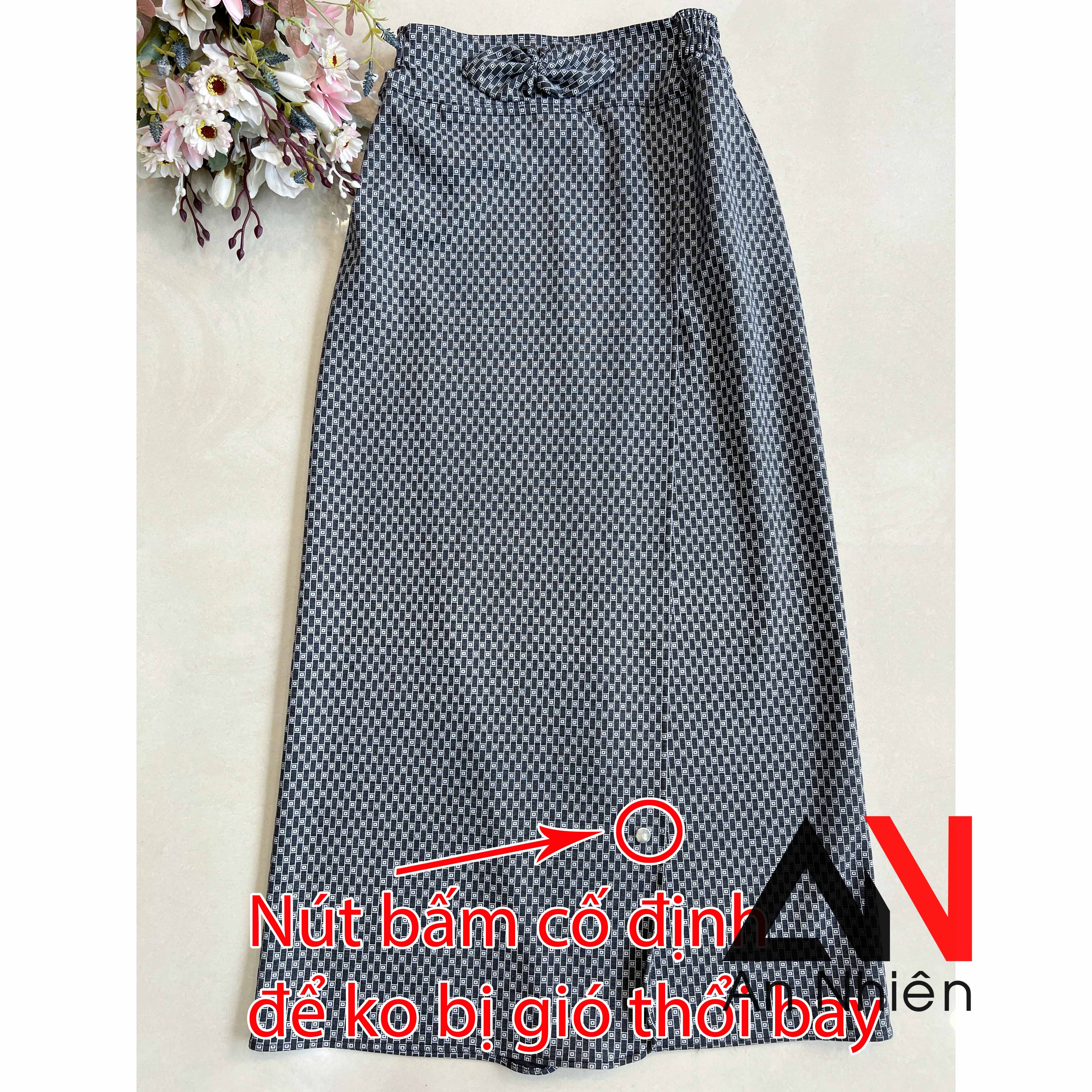 Váy chống nắng xẻ tà cố định bằng miếng dán kết hợp nút bấm chất mềm mại co giãn tốt xòe rộng dài dưới tà váy có nút bấm cố định