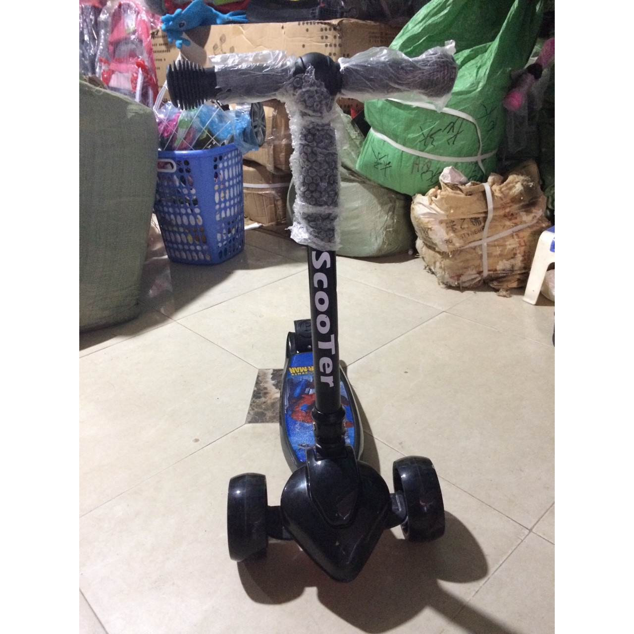 Xe trượt Scooter có đèn ở đâu - màu cho bé trai