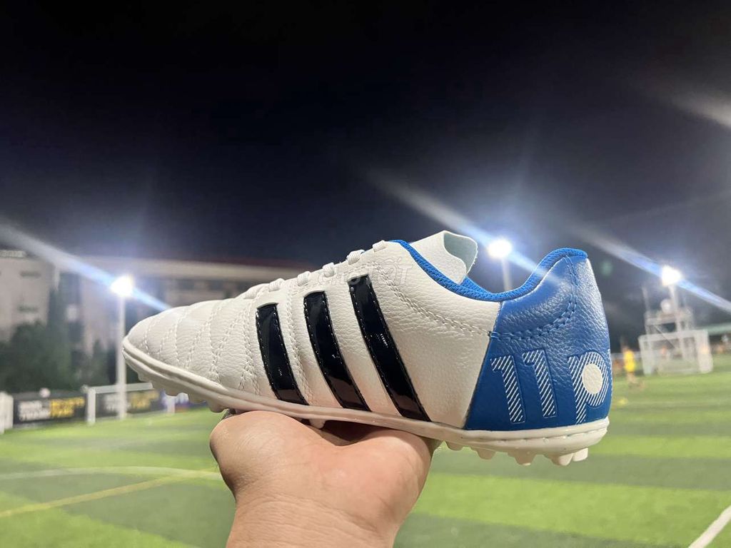 Giày bóng đá phủi chuyên 3 sọc Toni Kroos cao cấp mẫu mới