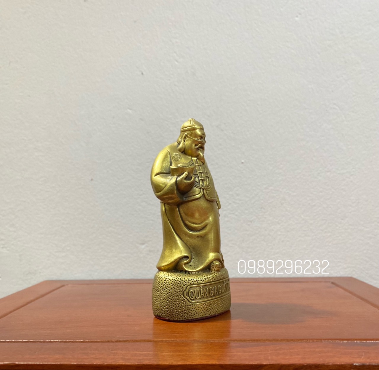 Tượng ông quản gia quản tài bằng đồng thau phong thủy
