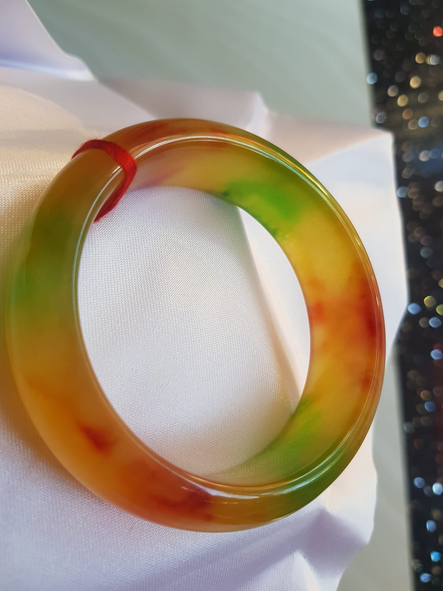 Vòng Tay Đá Cẩm Thạch Hẹ Bản 58 VĐX màu vàng đỏ xanh bóng đẹp Size 58mm x cao 18mm x dầy 8,5mm Nam Nữ mệnh Thổ mệnh Kim 57kg - 67kg đeo ạ