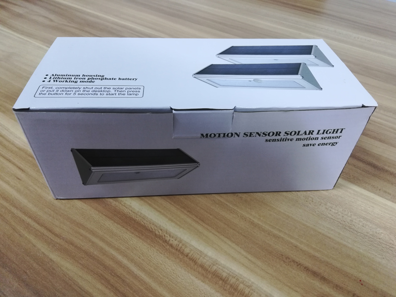 Đèn năng lượng mặt trời Solar light 4 chế độ sáng cảm ứng chuyển động, vỏ nhôm pin phosphate sắt 4500mAh, ánh sáng trắng