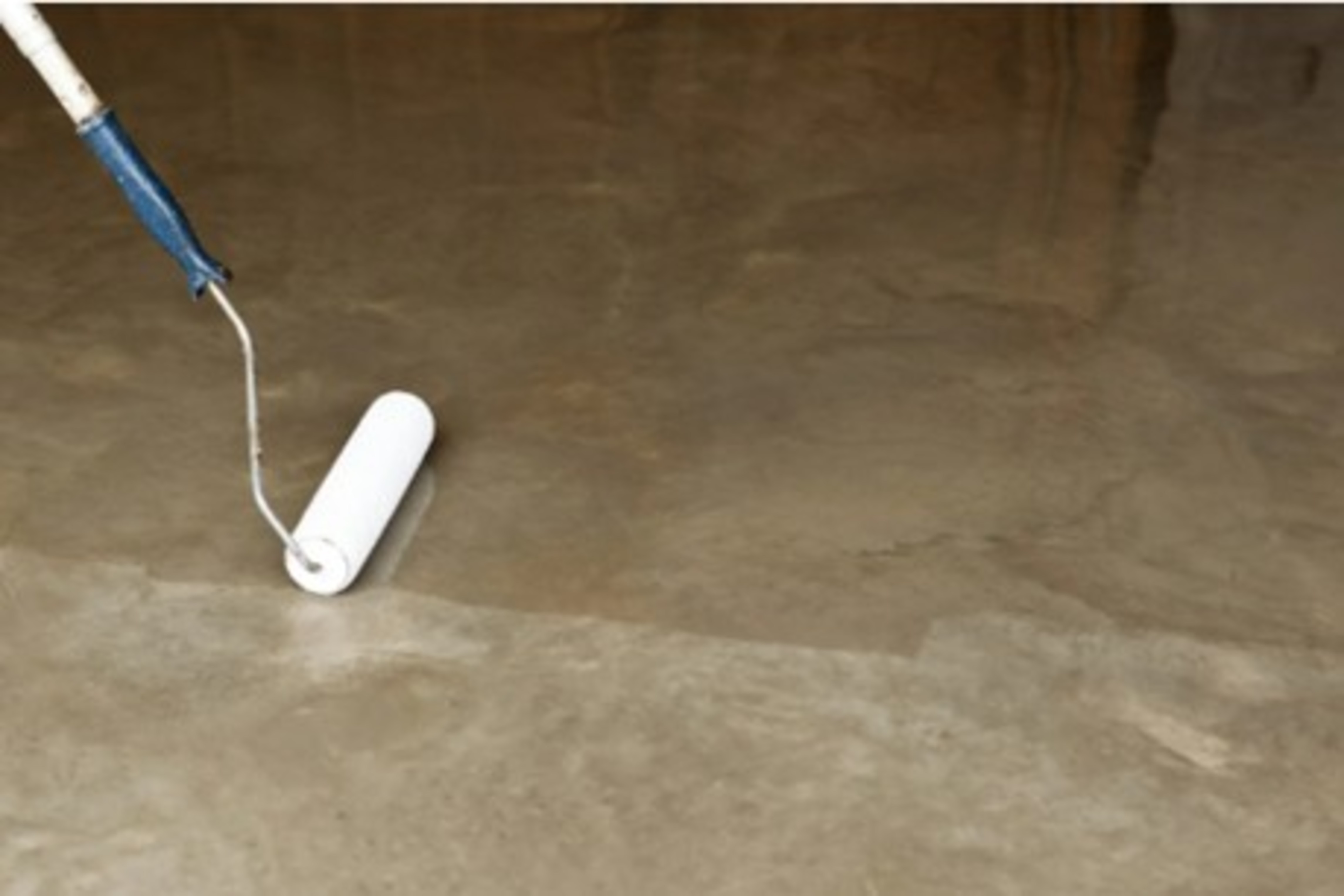 Phủ bóng sàn bê tông AVCOChem - Q PRIME Coat - Siêu bóng bền tiết kiệm - Can 4 lít - Hàng chính hãng