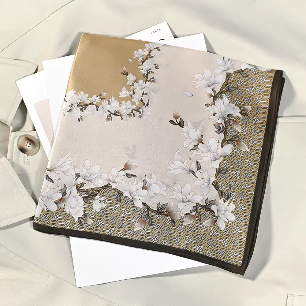 KHĂN QUÀNG CỔ LỤA HÌNH VUÔNG SANG TRỌNG THỜI TRANG MÃ 04