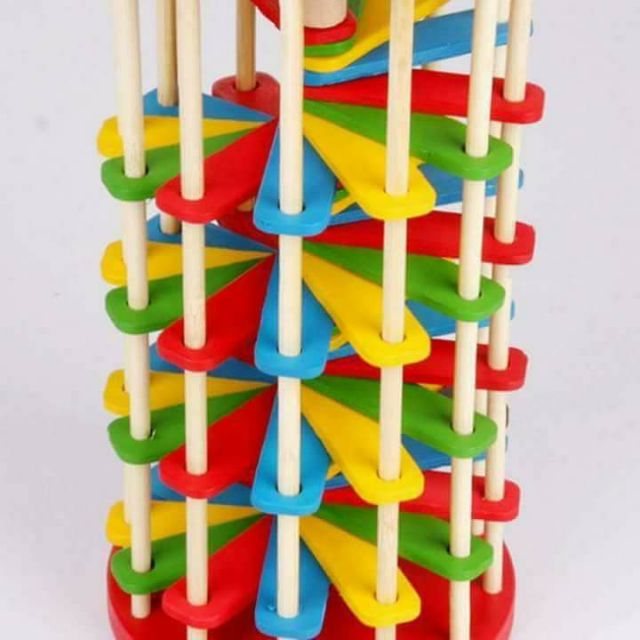 Đập bóng cầu thang bằng gỗ hàng an toàn vui nhộn cho bé