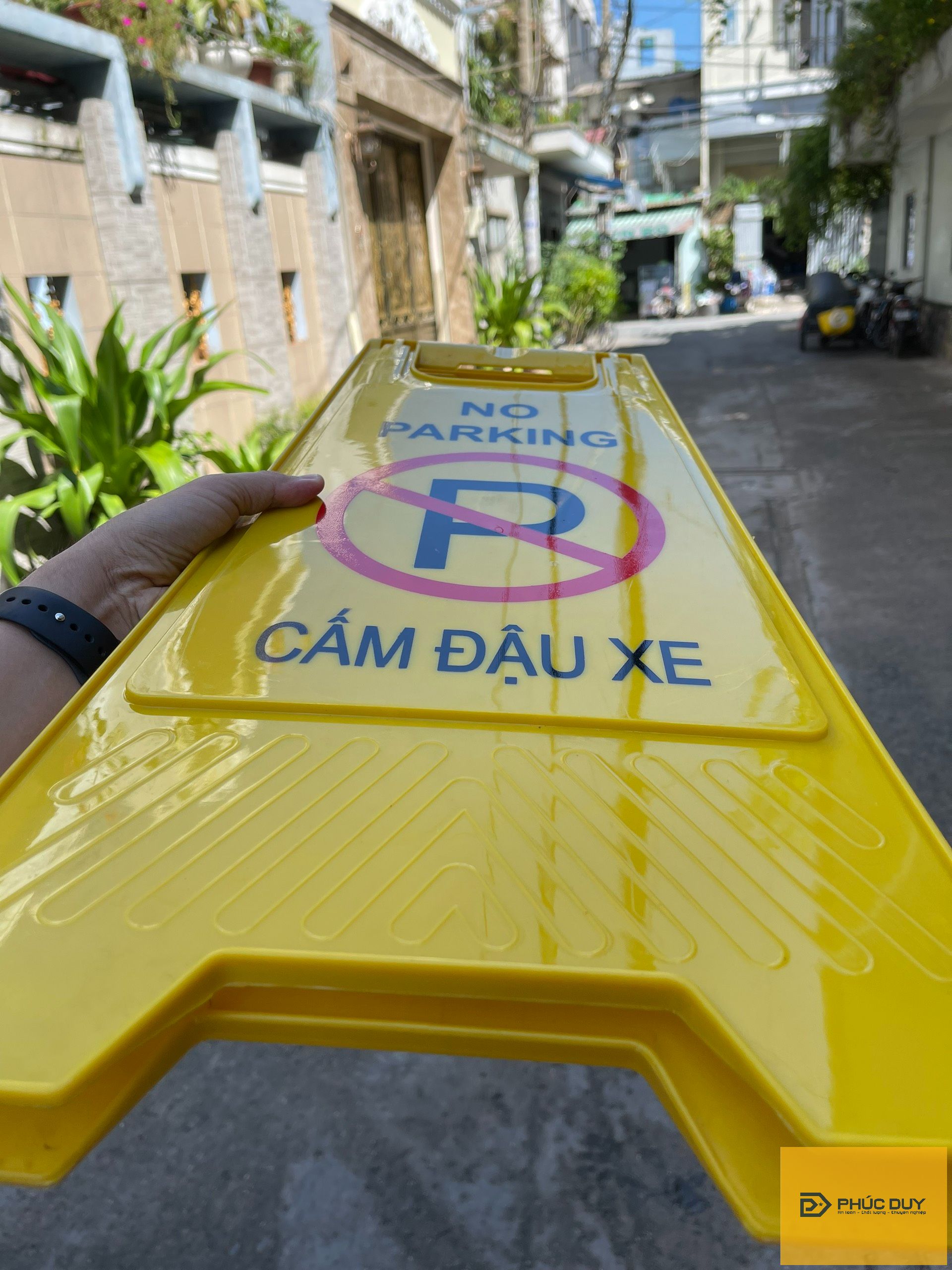 BẢNG CẢNH BÁO CẤM ĐỖ XE CHỮ A