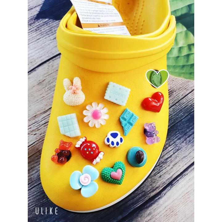 Jibbitz/ stick nhiều mẫu loại cứng - nút gắn dép