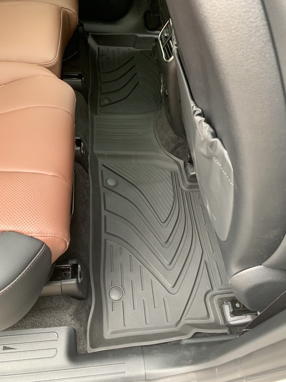 Thảm lót sàn xe ô tô Hyundai SantaFe 2019-2022 đến nay Nhãn hiệu Macsim chất liệu nhựa TPE đúc khuôn cao cấp