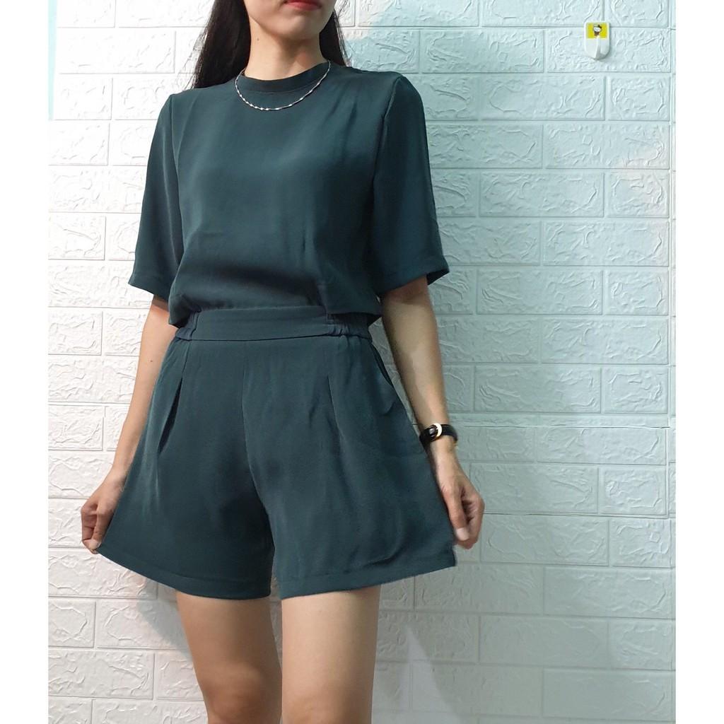 Jumpsuit ngắn cổ tròn tay lỡ đẹp quý phái
