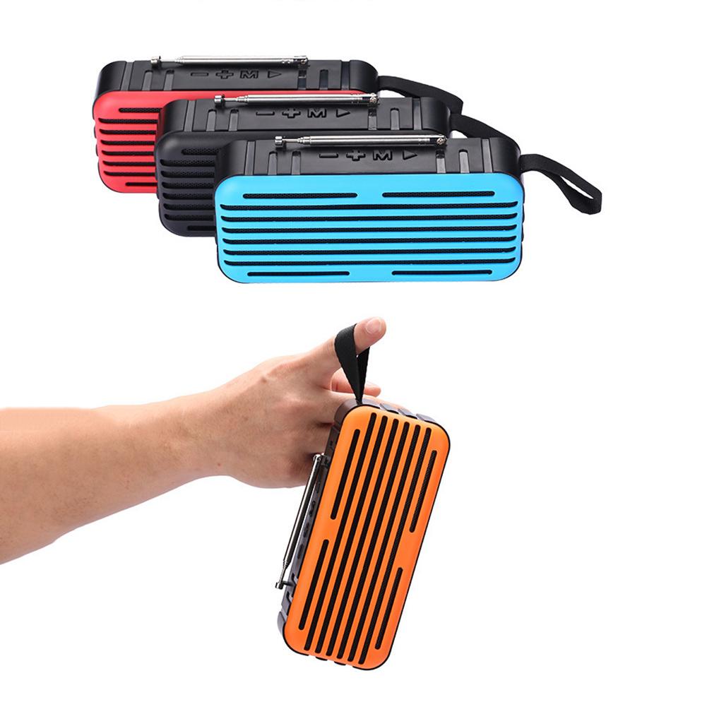 Loa sạc năng lượng mặt trời ngoài trời Loa âm thanh nổi di động không dây tương thích với đài FM Đèn pin LED Color: Wooden