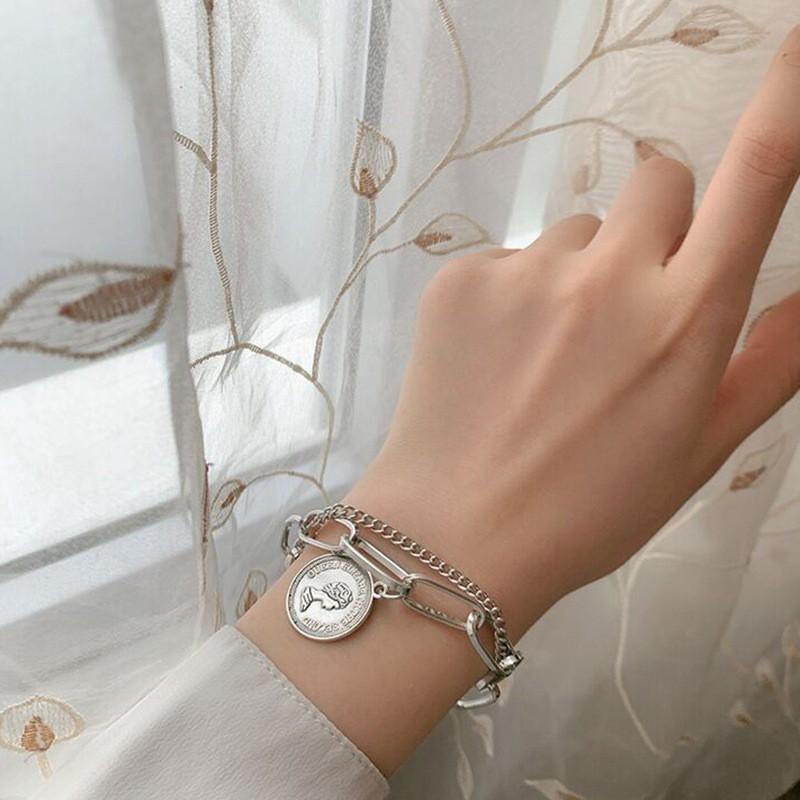 Vòng Tay Kim Loại Mặt Hình Chân Dung Phong Cách Retro Cho Nữ