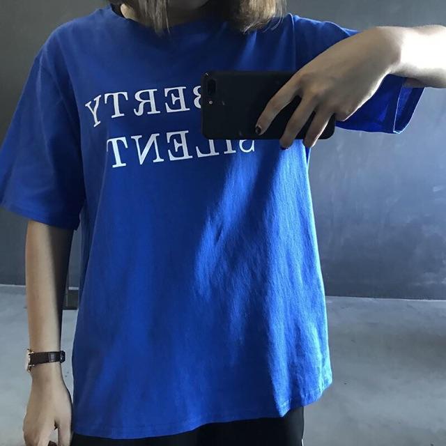 Ao thun tay lỡ form rộng
