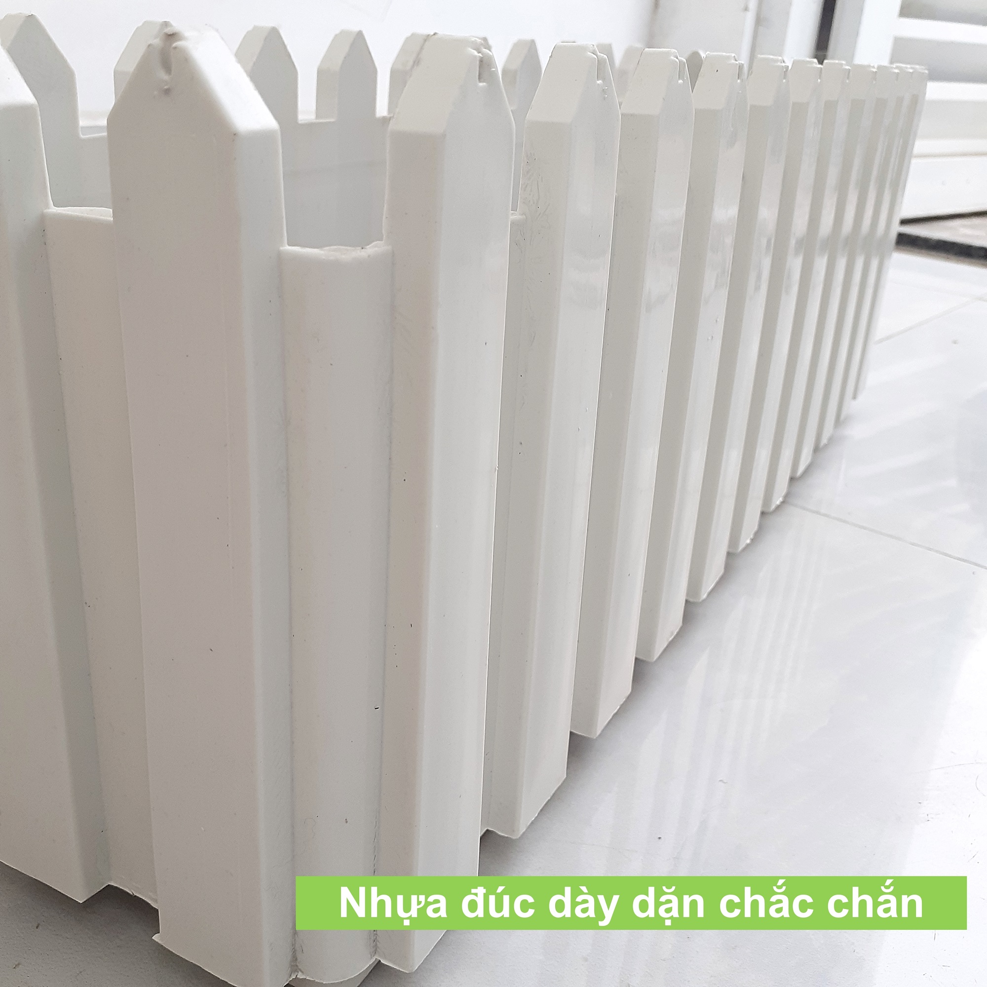 Chậu hàng rào trồng cây ban công sân thượng