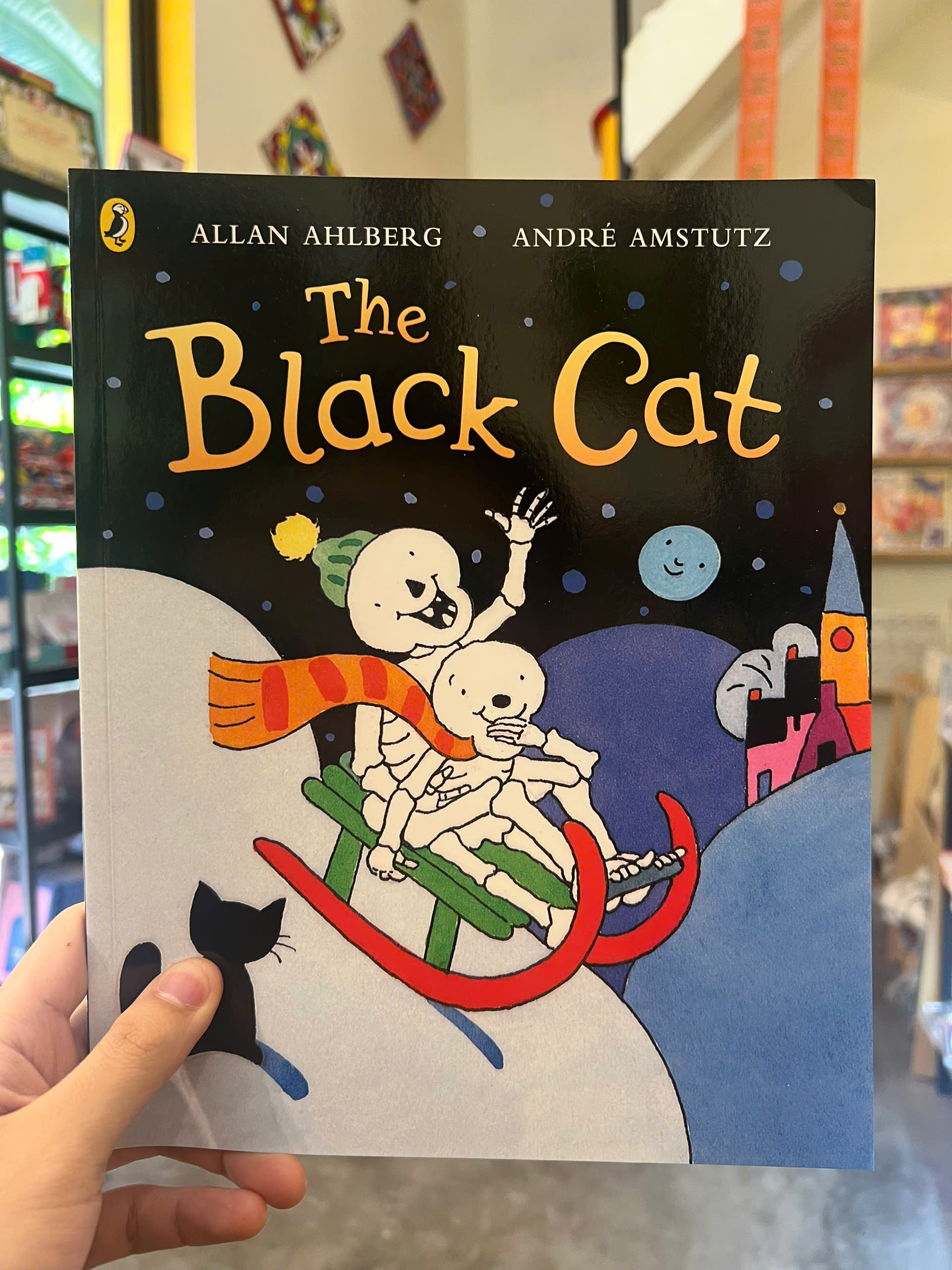 Sách - The Black Cat (Funnybones Series) | Childrens Picture Book / Ngoại văn Thiếu nhi Nhập khẩu UK