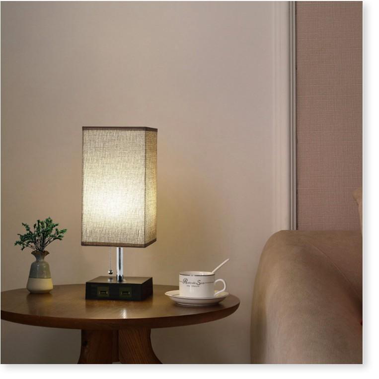 Đèn ngủ để đầu giường tích hợp 2 cổng sạc USB Bedside Table Lamp 5V/2A Gia Dụng SG