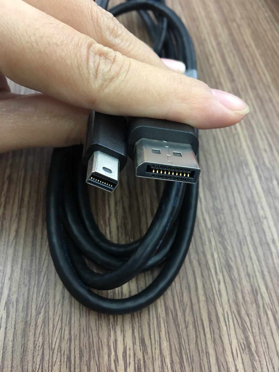 Cáp Mini Displayport ( Thunderbolt ) to Displayport 1.8M 