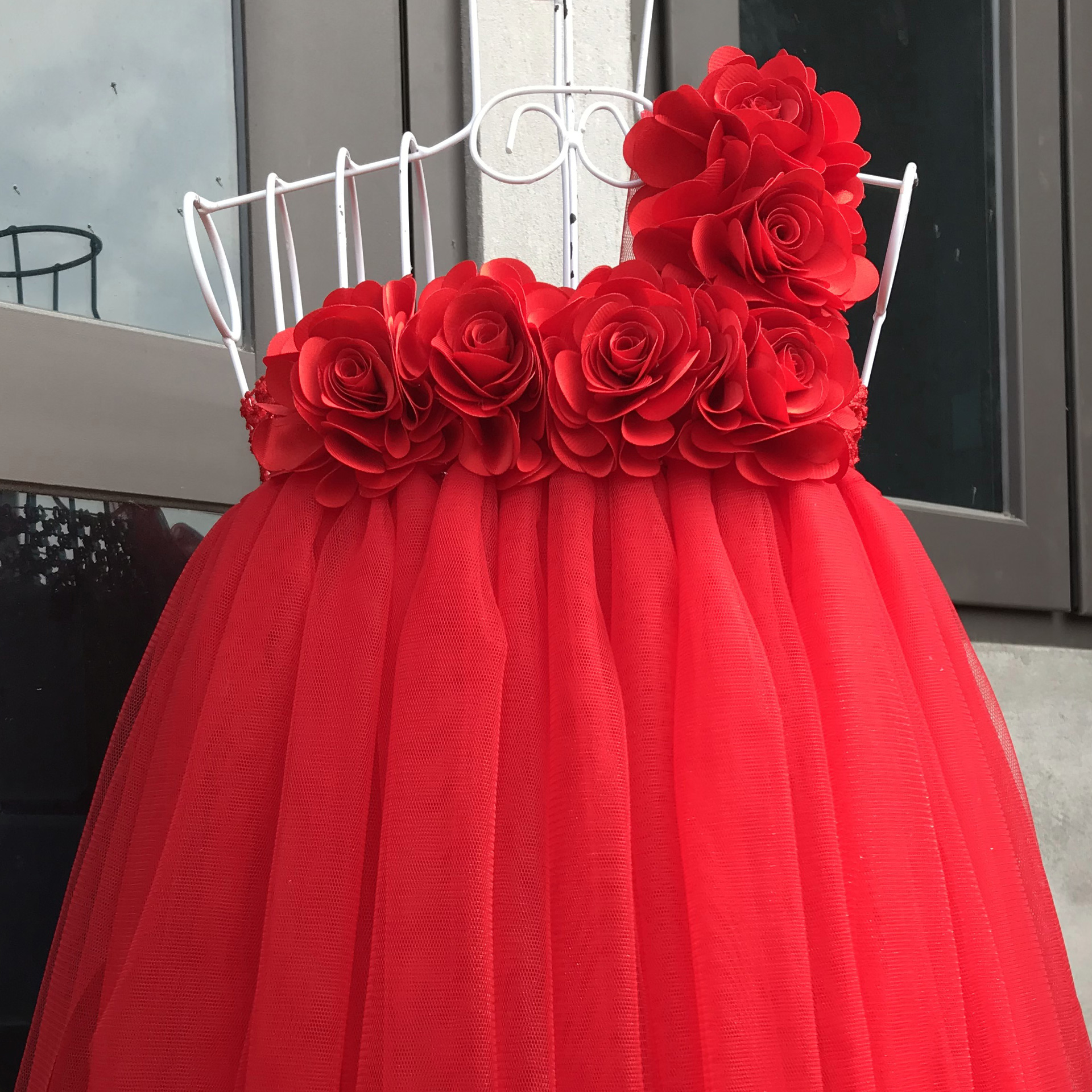 Váy cho bé gái ️FREESHIP️ Váy tutu đỏ hoa hồng 6 bông