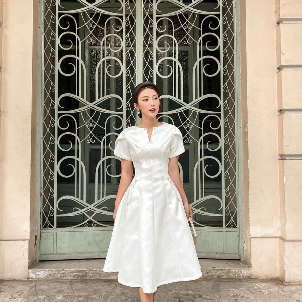 ĐẦM XOÈ TAPTA CỔ XẺ KẾT NÚT NGỌC 13031