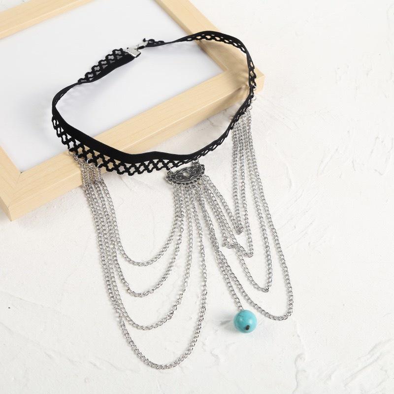 Chocker/ Xích đùi phong cách vintage cho nàng tự tin diện váy