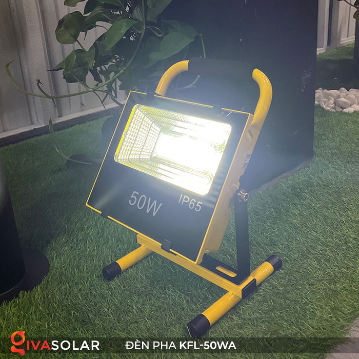 Đèn Pha Sạc điện GIVASOLAR GV-KFL-50WA