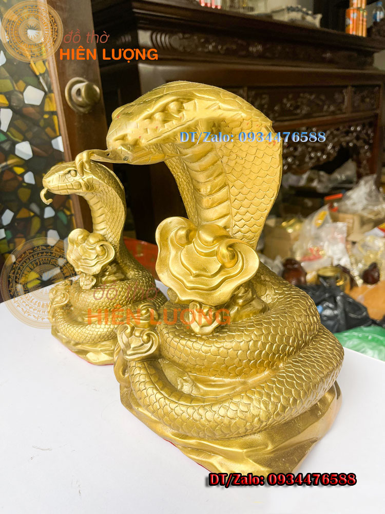 Tượng Rắn Hổ Mang Quấn Hoa Hồng Bằng Đồng Thau Nguyên Chất Cao 22cm Và 35cm - Linh Vật Phong Thủy