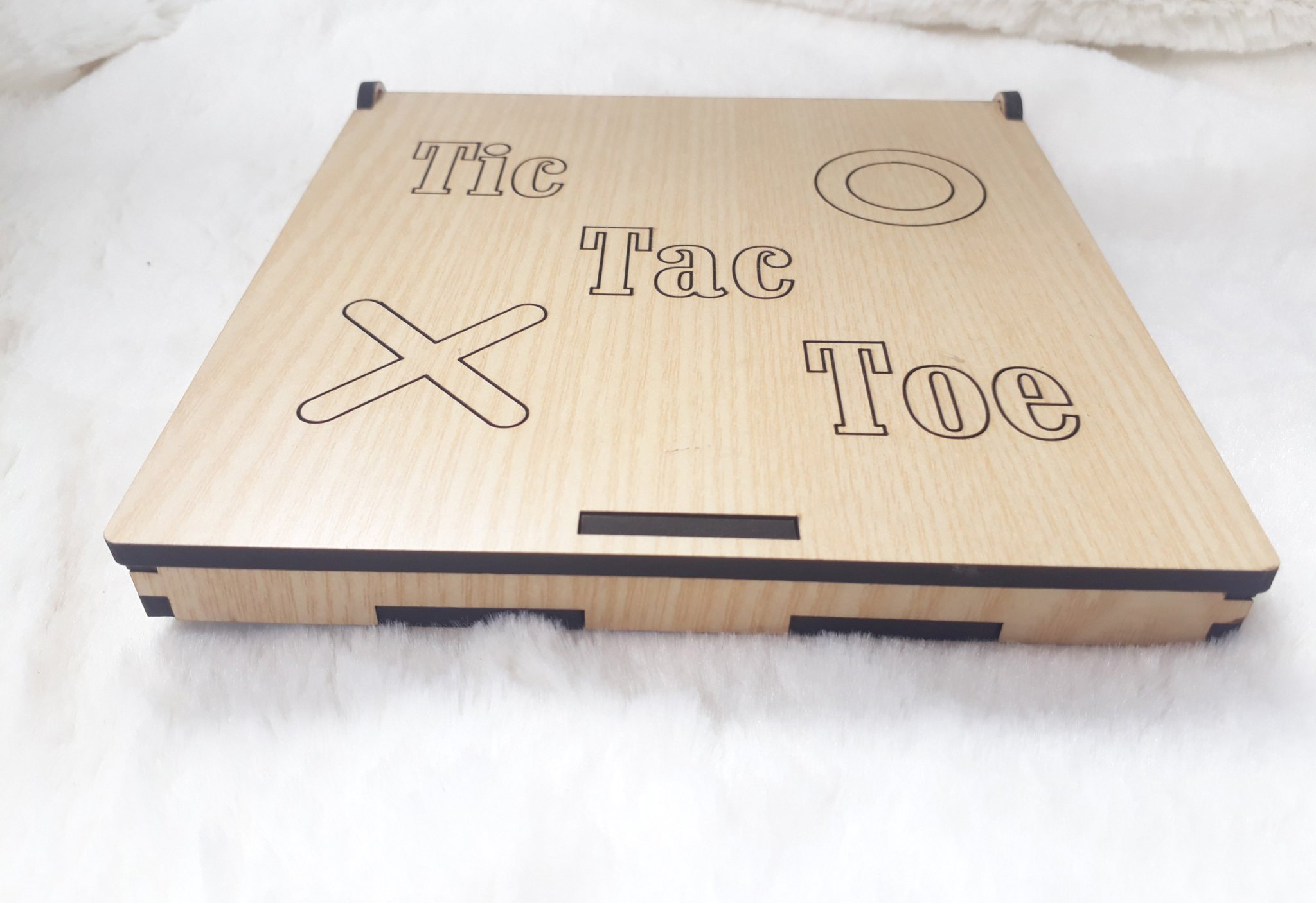 Cờ tic-tac-toe giúp trẻ thông minh, nhạy bén. game trí tuệ nhỏ gọn giúp trẻ tách rời với màn hình máy tính, điện thoại . kiểu dáng nhỏ gọn có thể mang đi mọi nơi