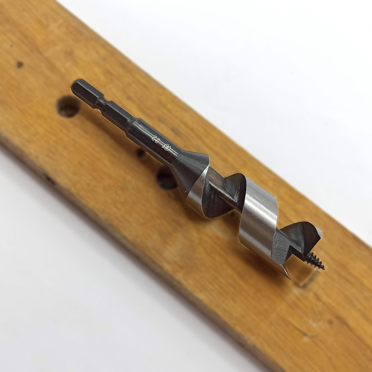 Mũi khoan gỗ xoắn ốc Auger Φ22 dài rãnh 70mm chuôi lục Nhật Bản
