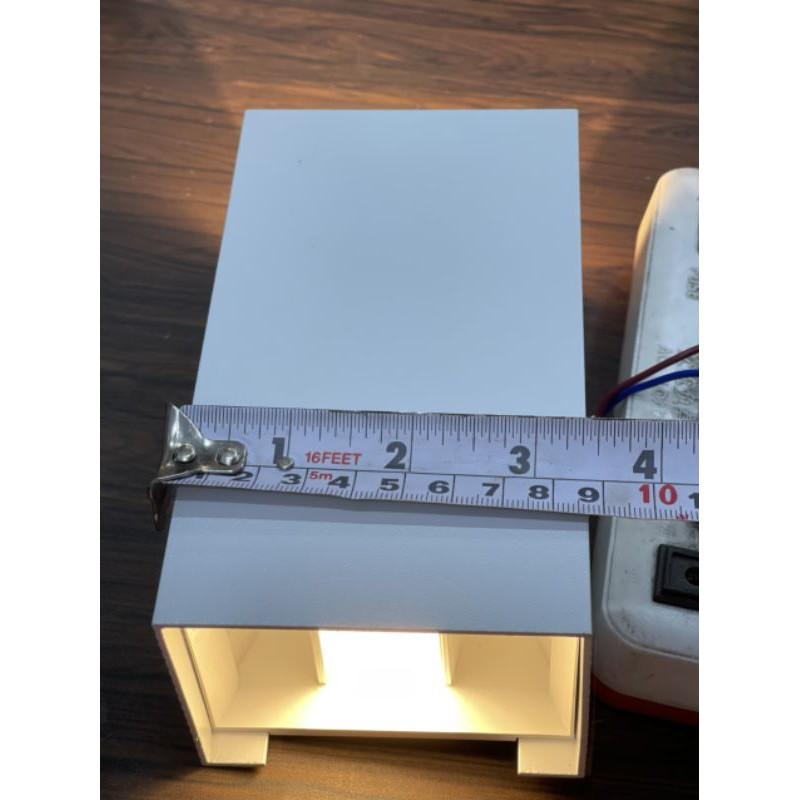Đèn ốp tường led đổ màu