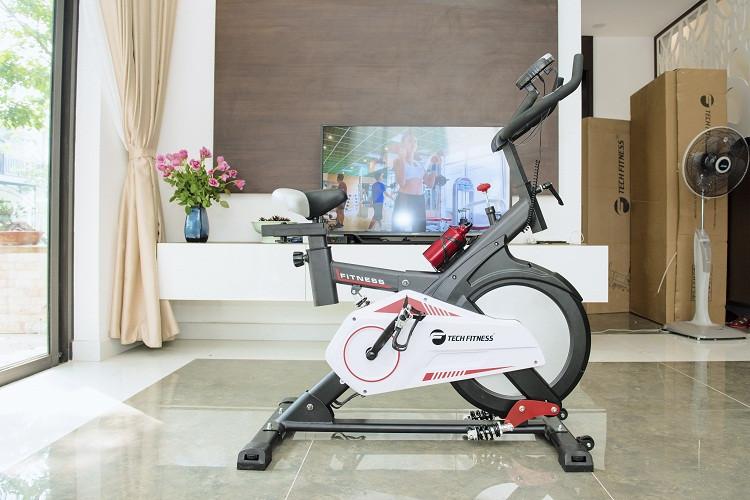 Xe đạp tập thể dục Tech Fitness TF-990 một sự đột phá mới trong thiết kế.