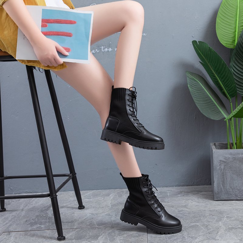 Boots Nữ Đen Cá Tính