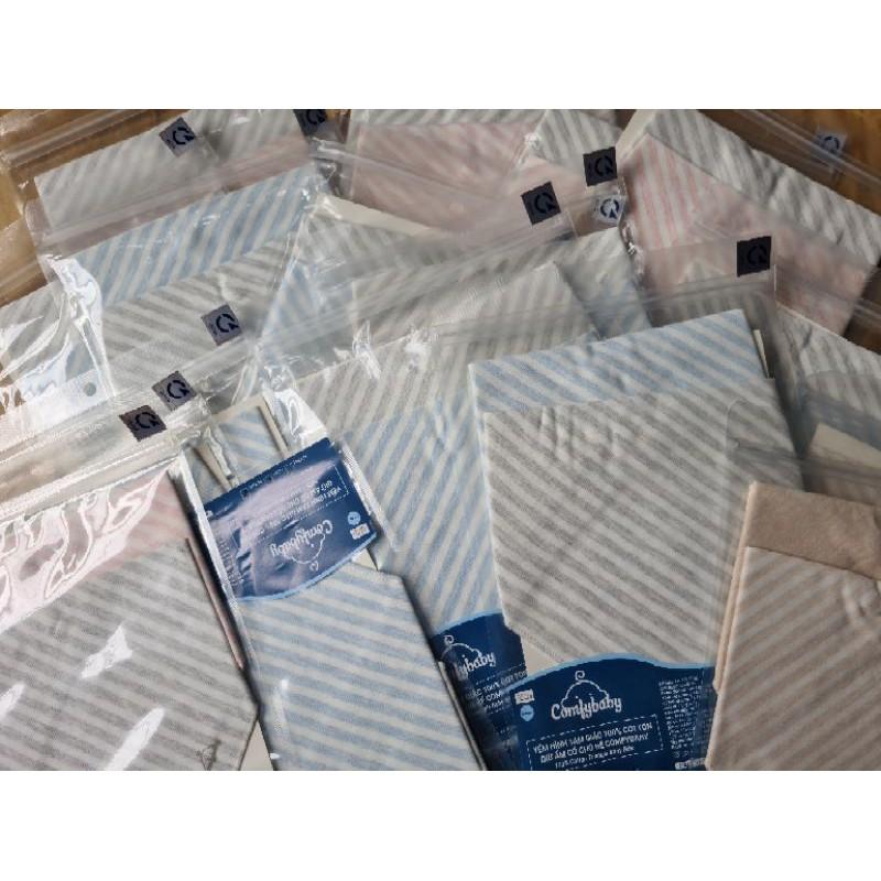 SET 2 YẾM TAM GIÁC COTTON MUSLIN GIỮ ẤM CỔ COMFYBABY (katydang)