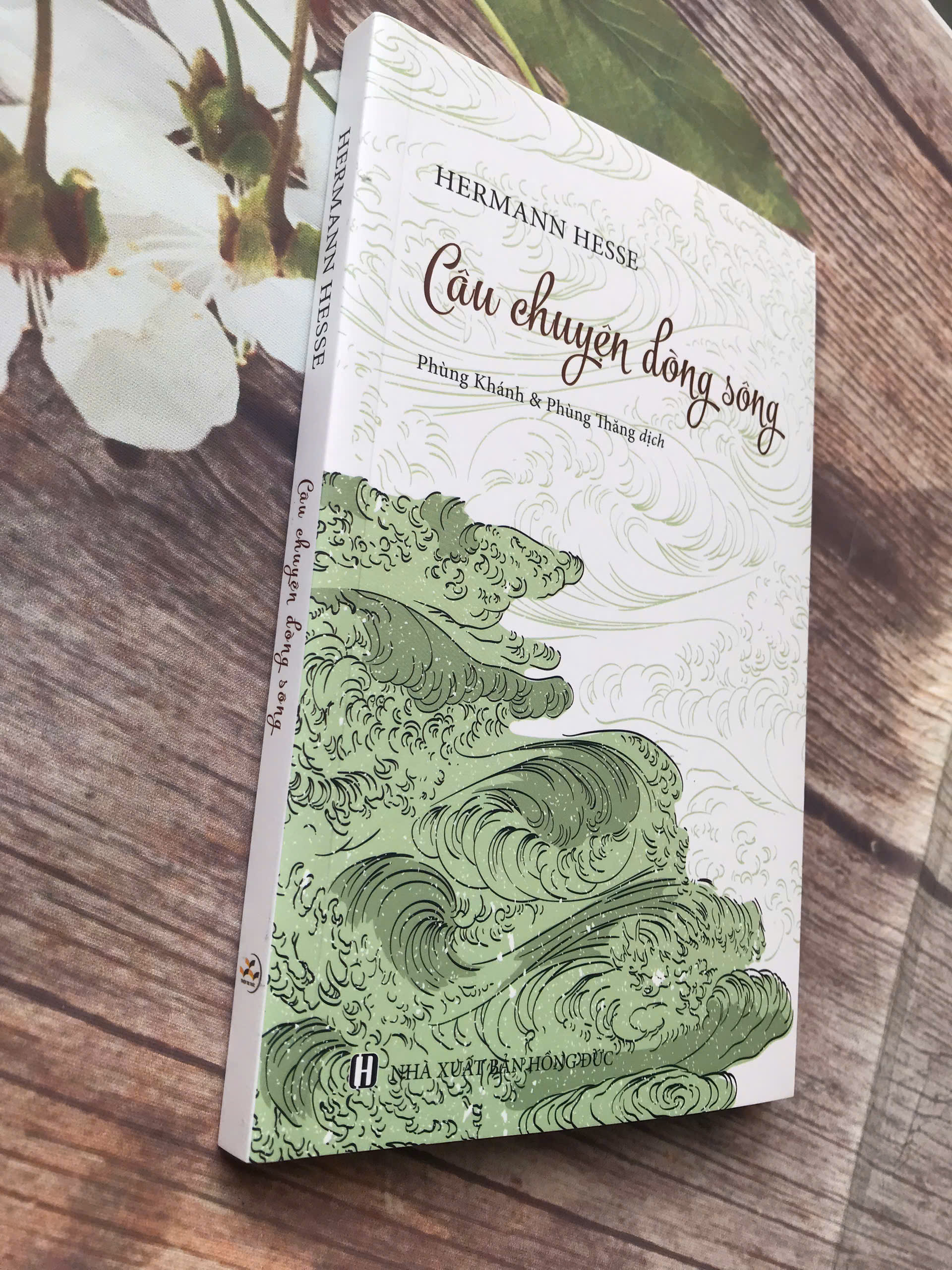 Câu Chuyện Dòng Sông (bìa mềm) + Huyền Linh Tâm Pháp (Bìa cứng)