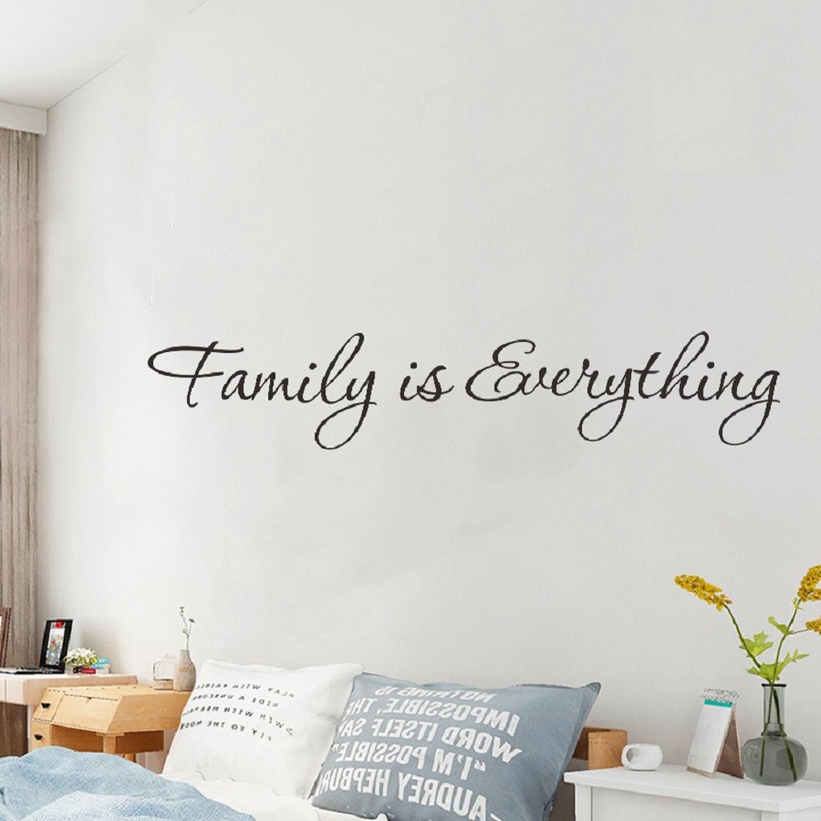 Decal dán tường chữ FAMILY IS EVERYTHING
