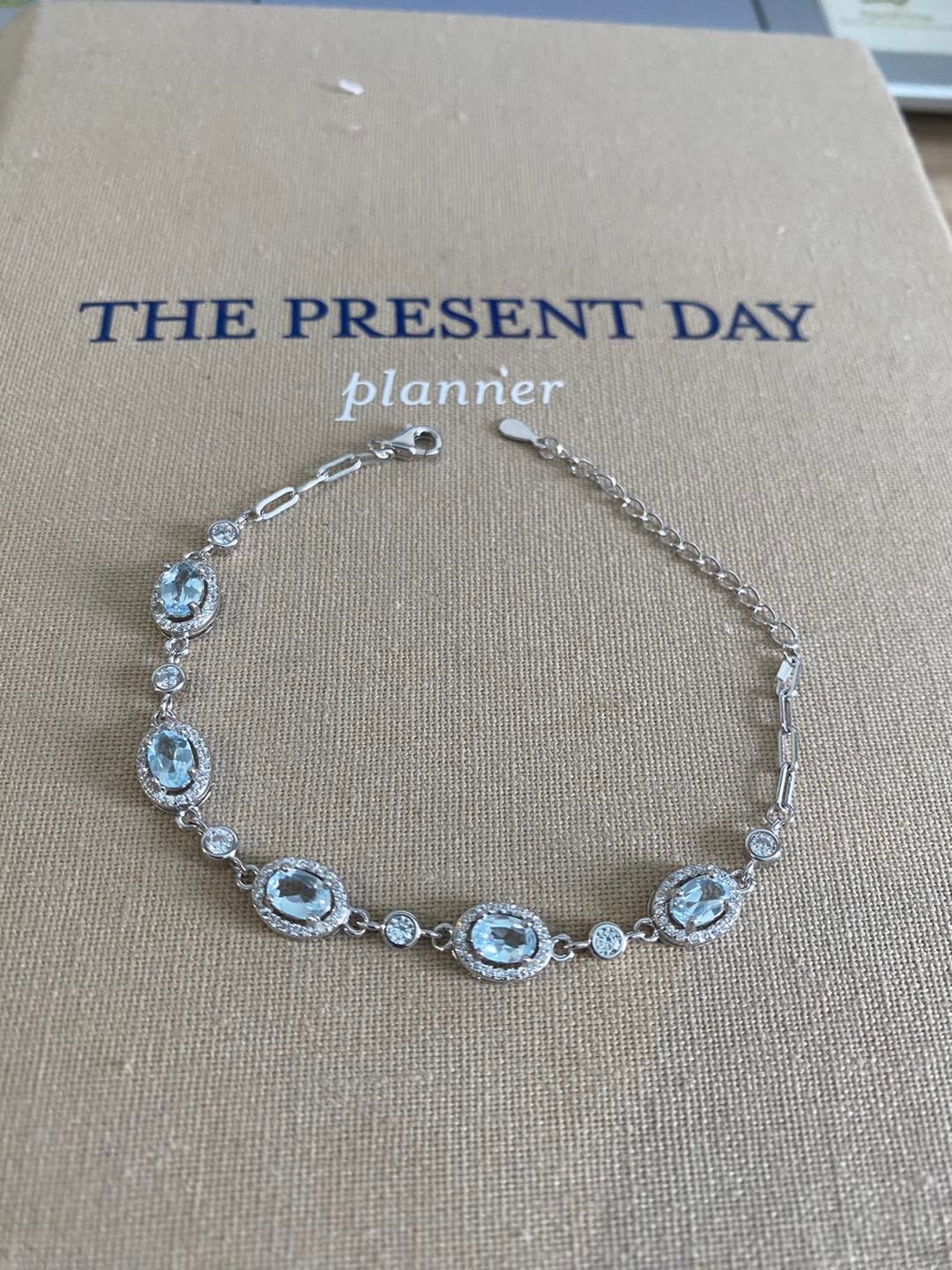 Lắc Tay Đính Đá Aquamarine thiên nhiên - MOON Jewelry