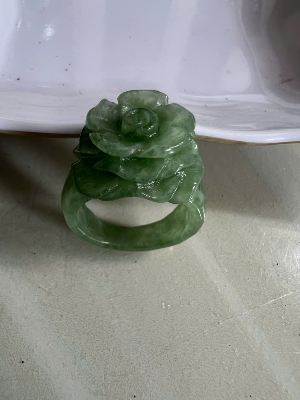 Nhẫn Nữ mới chạm Bông Hồng Nổi Đá Cẩm Thạch Tự Nhiên màu Xanh Rêu đẹp Ni 18mm đeo tay xinh ạ